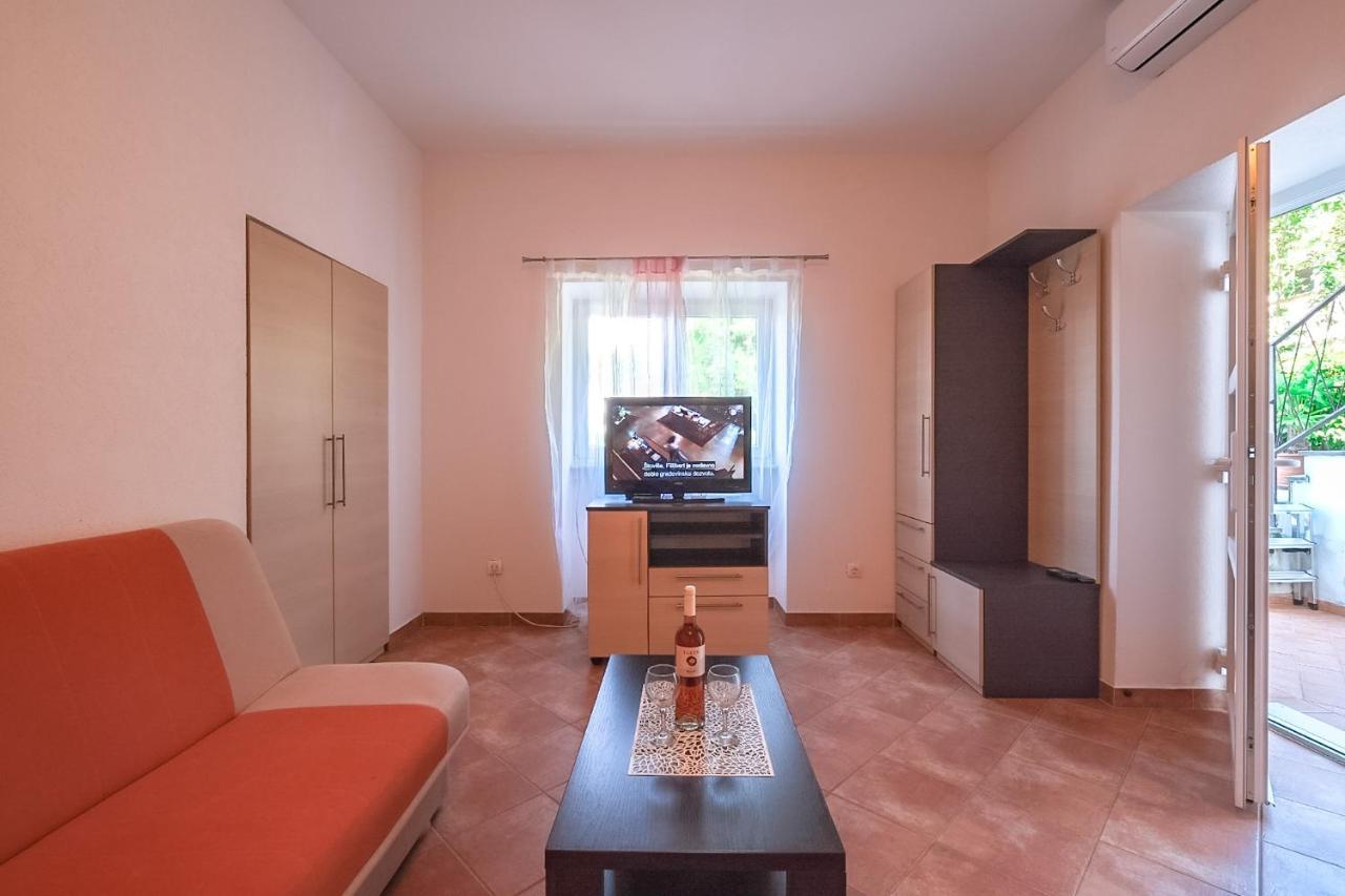 Apartmani Nina 罗维尼 外观 照片