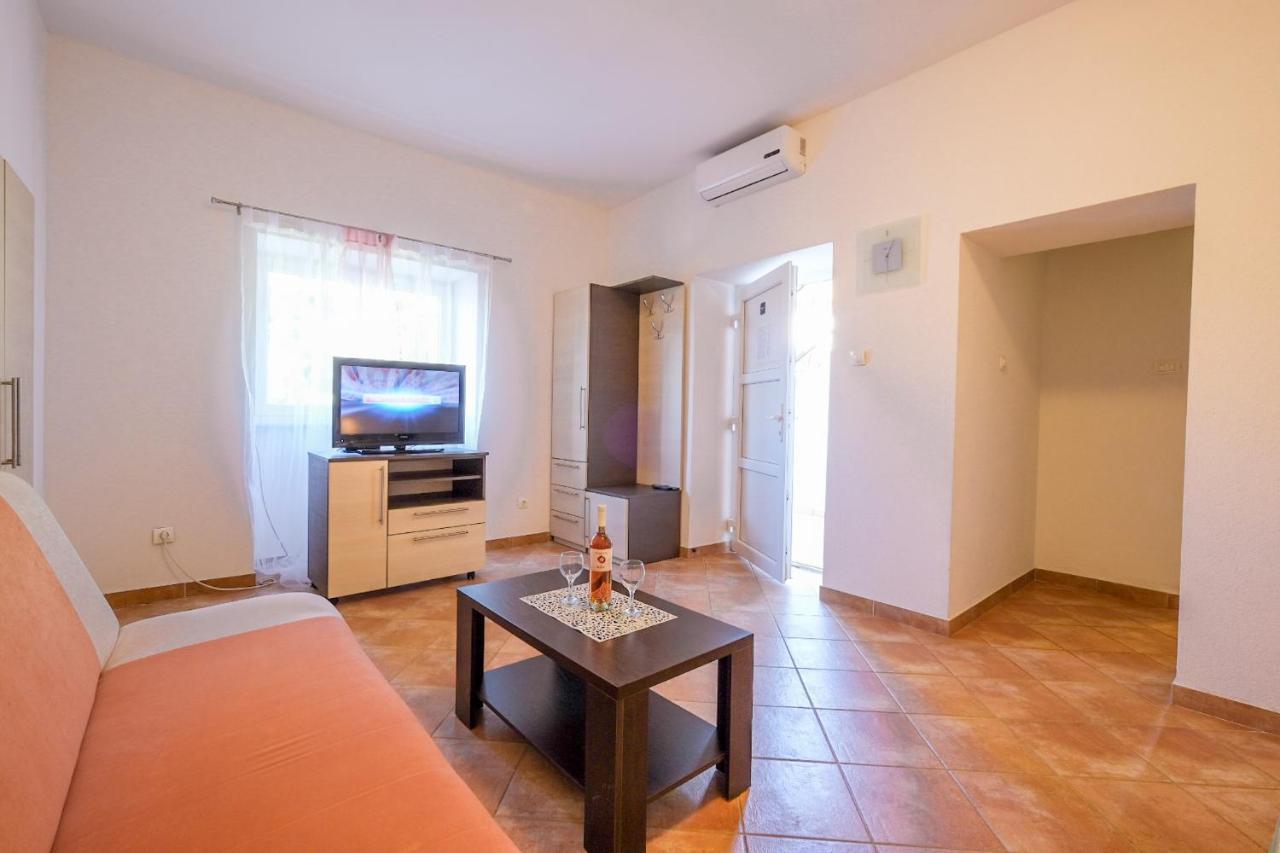 Apartmani Nina 罗维尼 外观 照片