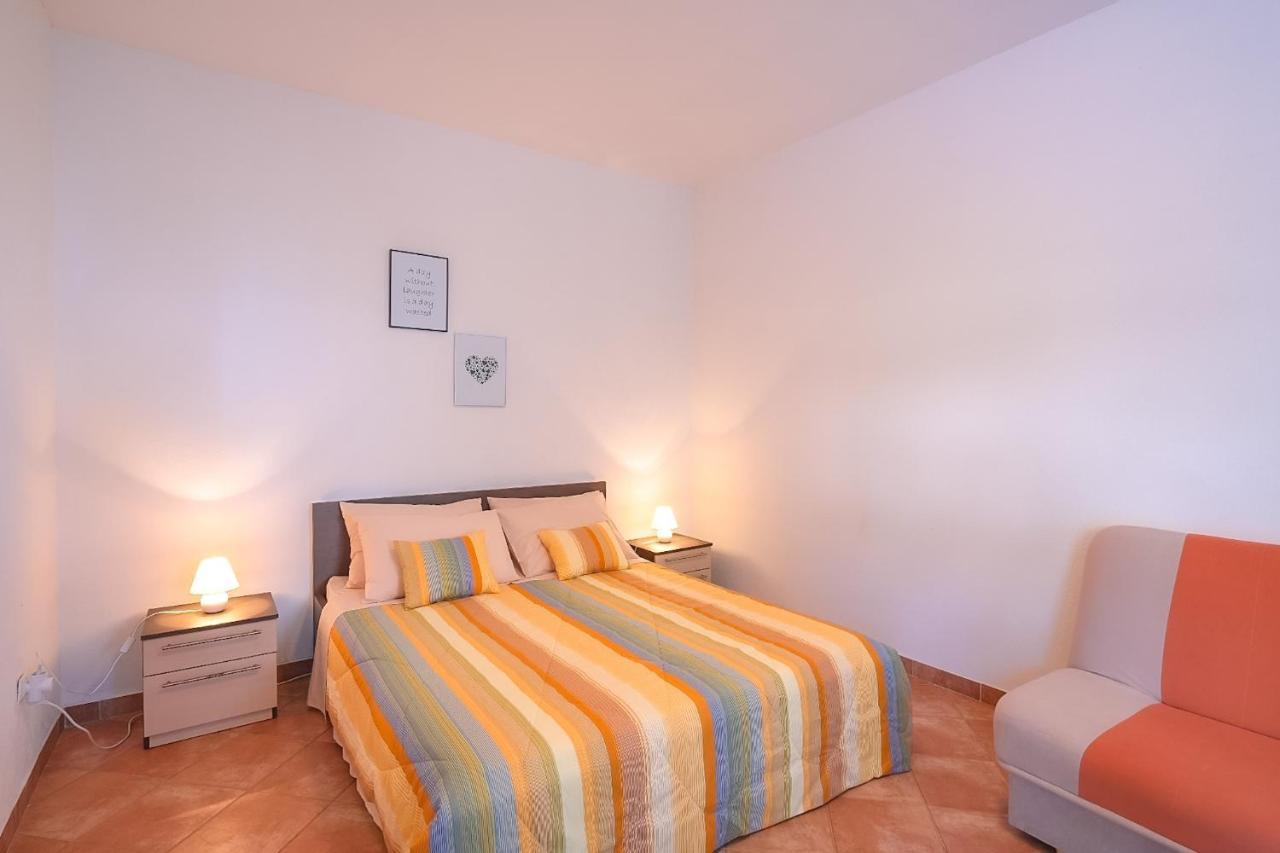 Apartmani Nina 罗维尼 外观 照片