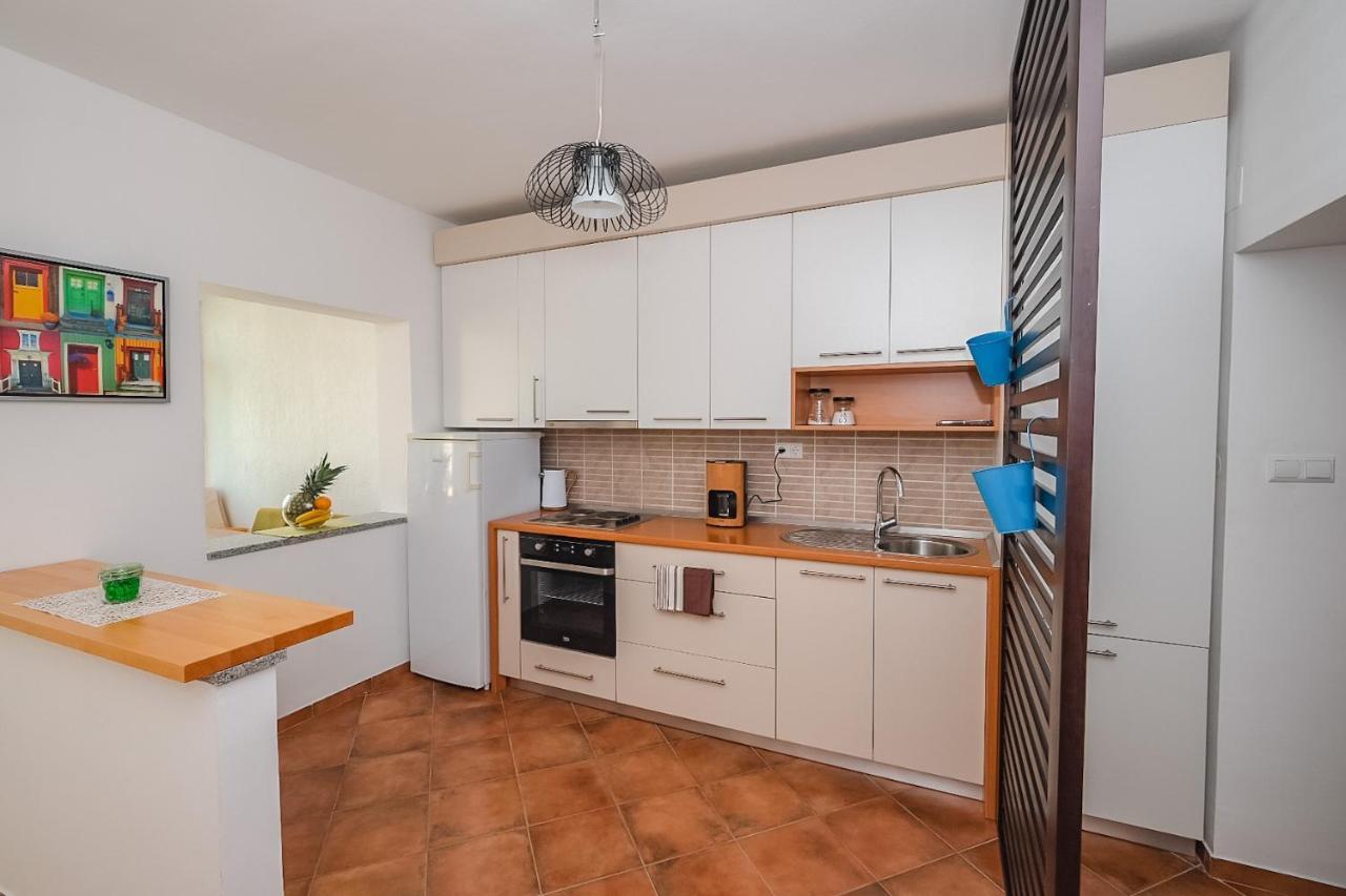 Apartmani Nina 罗维尼 外观 照片